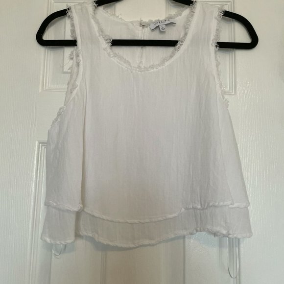 Gilli Cropped Tank - Picture 1 of 3